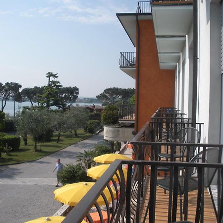 Hotel Mirabello Sirmione Exterior photo