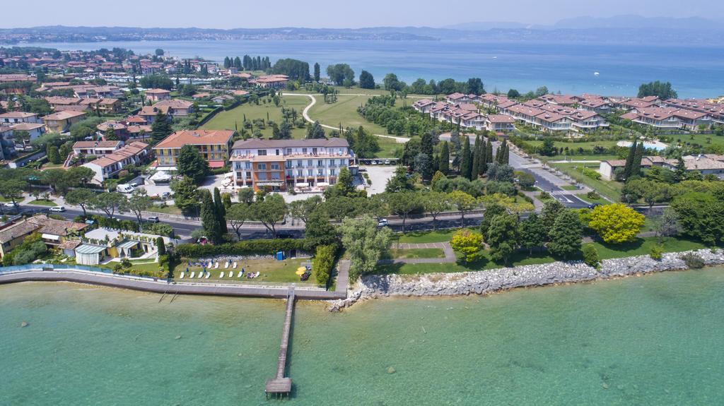 Hotel Mirabello Sirmione Exterior photo